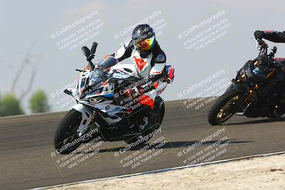 media/Sep-20-2025-TrackDaz (Sat) [[27f0cde673]]/B Group/1120am (Turn 2)/